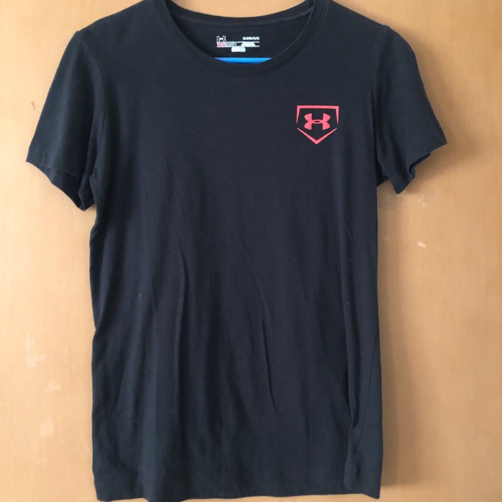 Cute black under armor softball shirt!